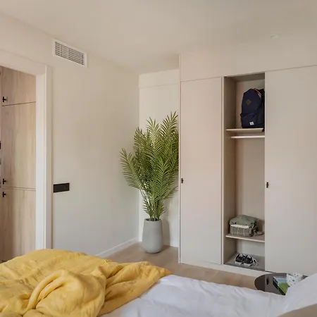 Libere Sant Antoni Aparthotel Barcelona